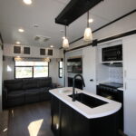 2022 FOREST RIVER Wildcat 369Mbl full